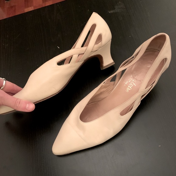 Designer Heals - Picture 1 of 4